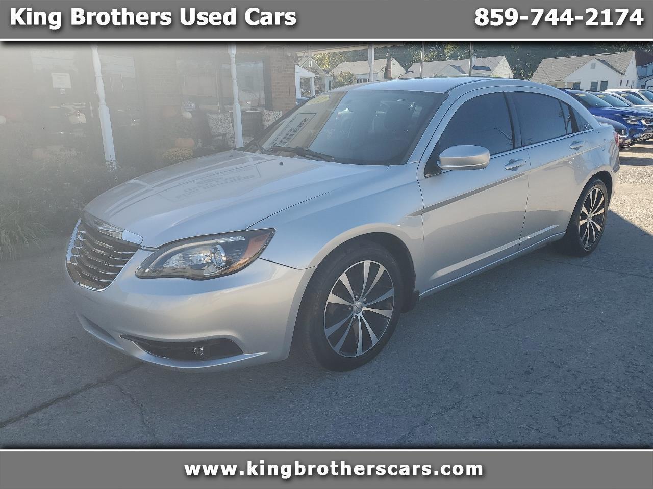 2012 Chrysler 200 4dr Sdn Touring