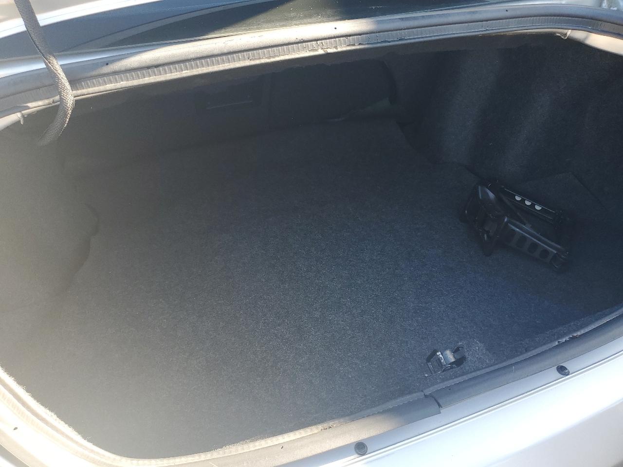 Chrysler 200 4dr Sdn Touring 2012