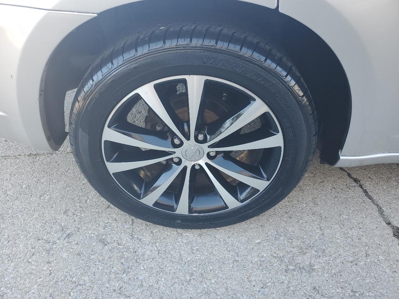 Chrysler 200 4dr Sdn Touring 2012