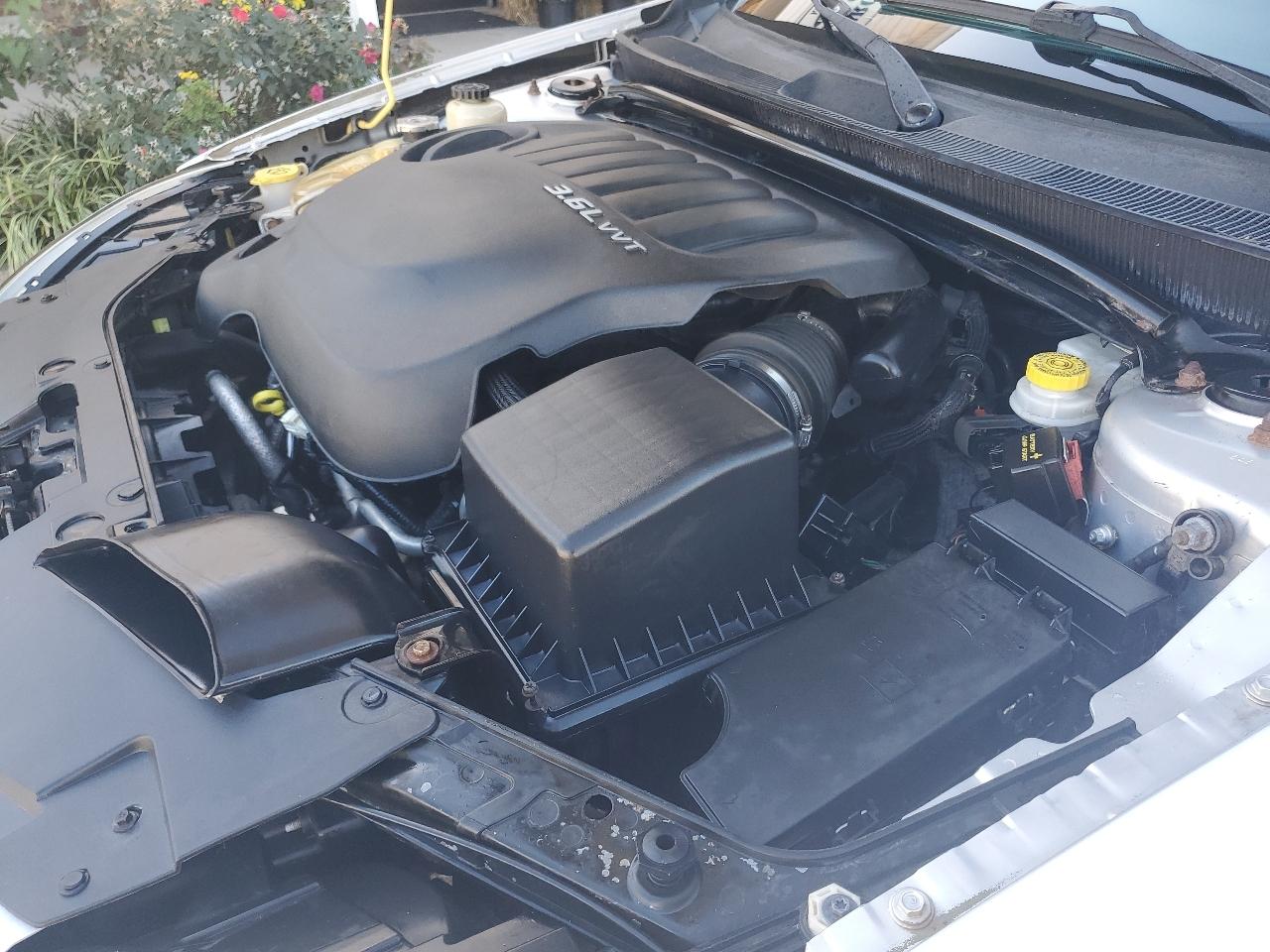 Chrysler 200 4dr Sdn Touring 2012