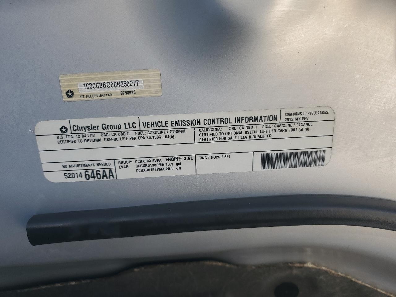 Chrysler 200 4dr Sdn Touring 2012