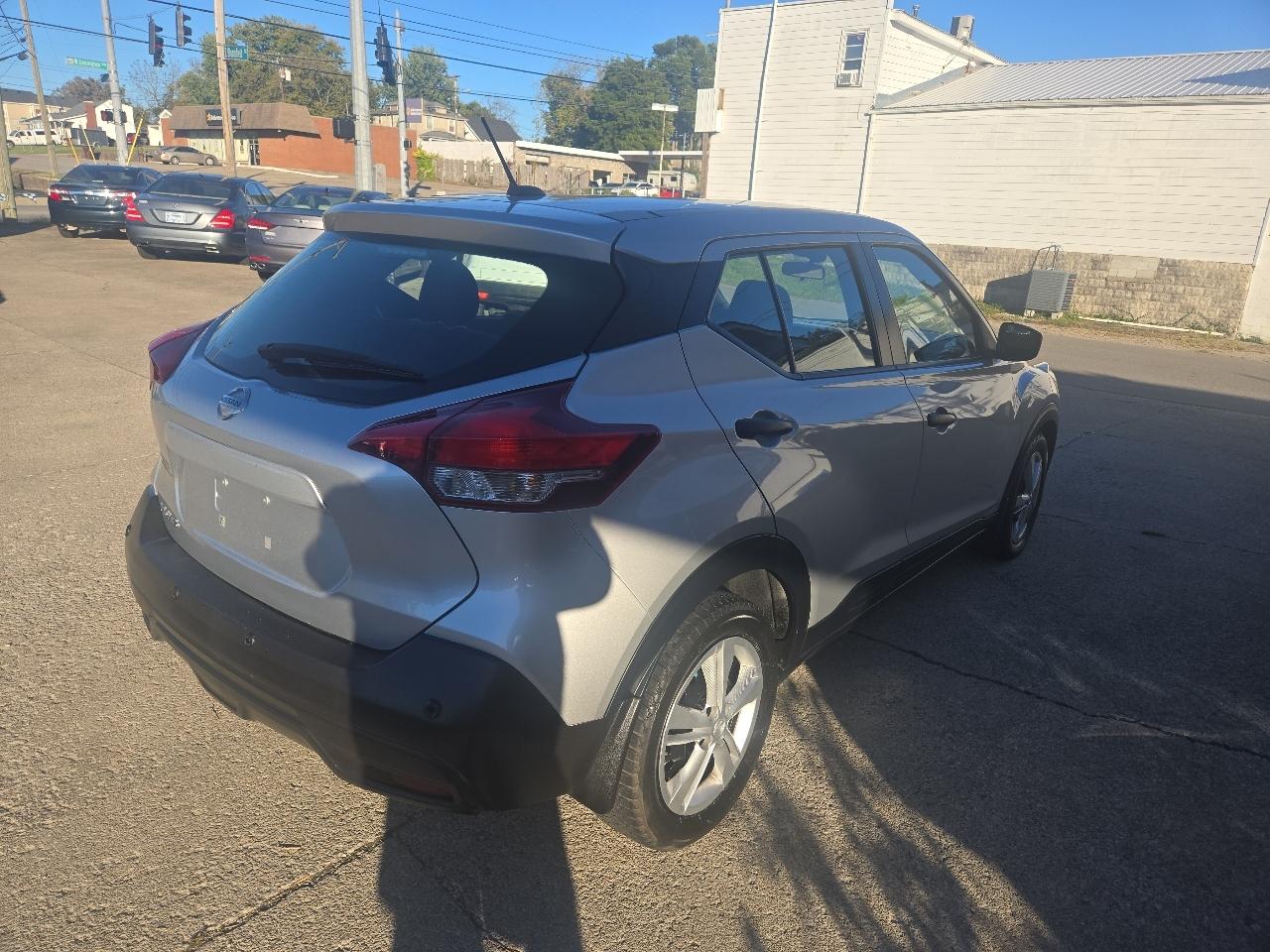 Nissan Kicks S FWD 2020