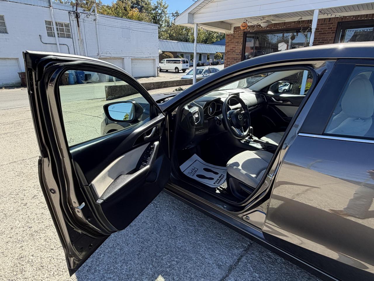 Mazda MAZDA3 4dr Sdn Auto i Sport 2016