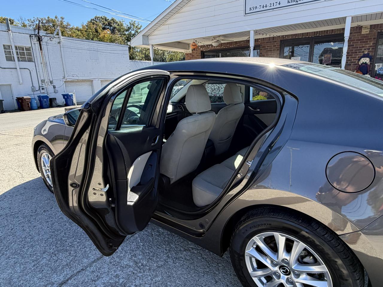 Mazda MAZDA3 4dr Sdn Auto i Sport 2016