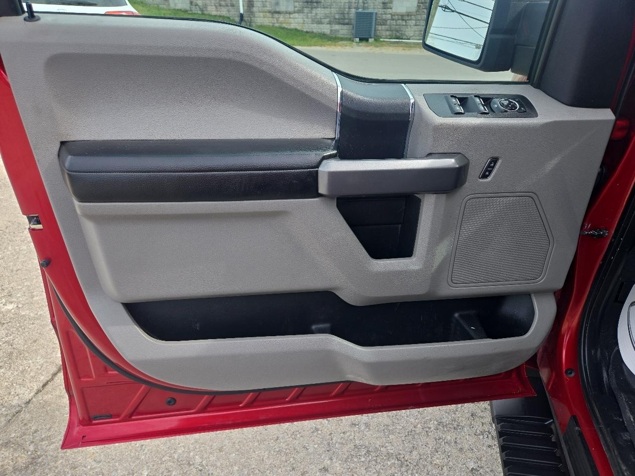Ford F-150 4WD SuperCrew 157" XLT 2015