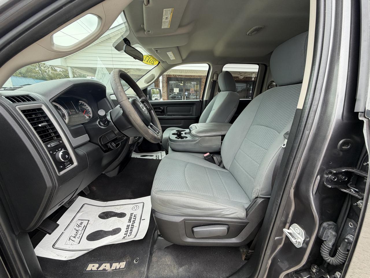 RAM 1500 Express 4x4 Quad Cab 6'4" Box 2017