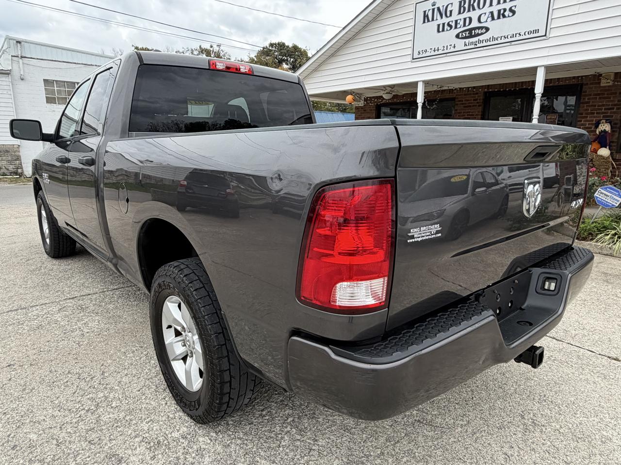 RAM 1500 Express 4x4 Quad Cab 6'4" Box 2017