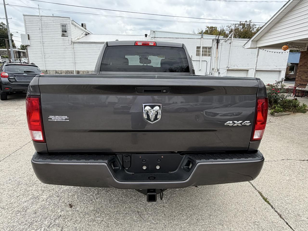 RAM 1500 Express 4x4 Quad Cab 6'4" Box 2017