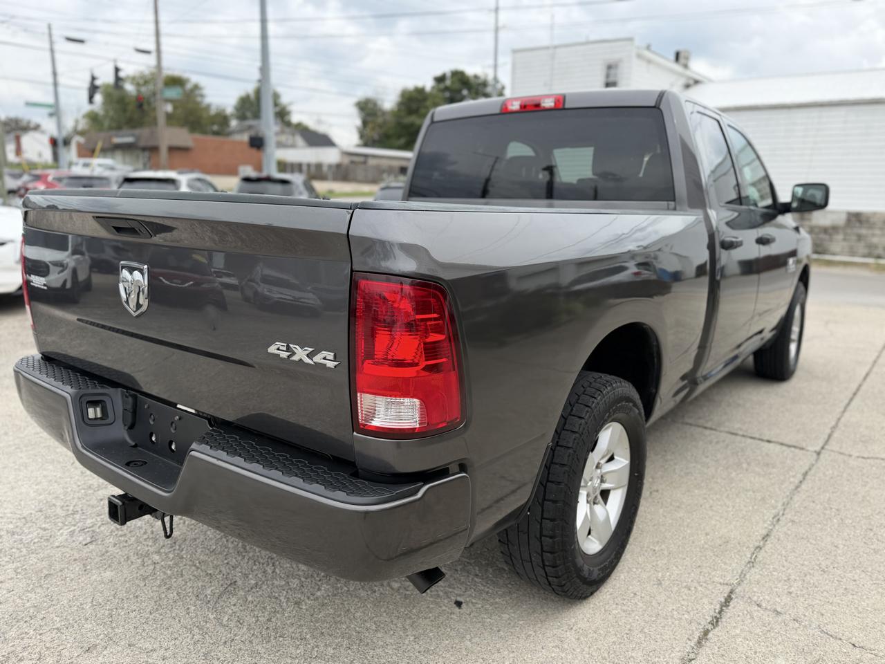 RAM 1500 Express 4x4 Quad Cab 6'4" Box 2017