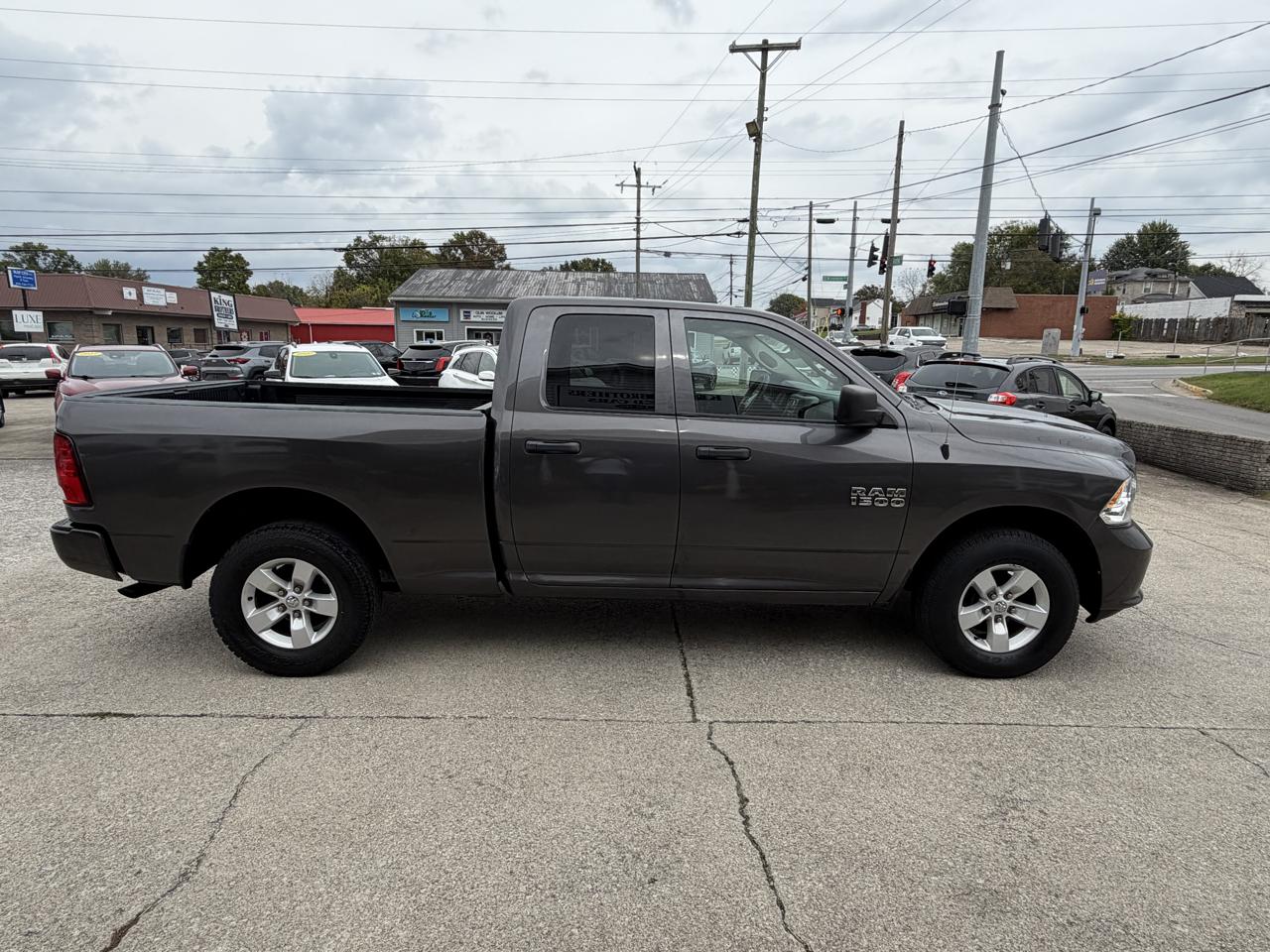 RAM 1500 Express 4x4 Quad Cab 6'4" Box 2017