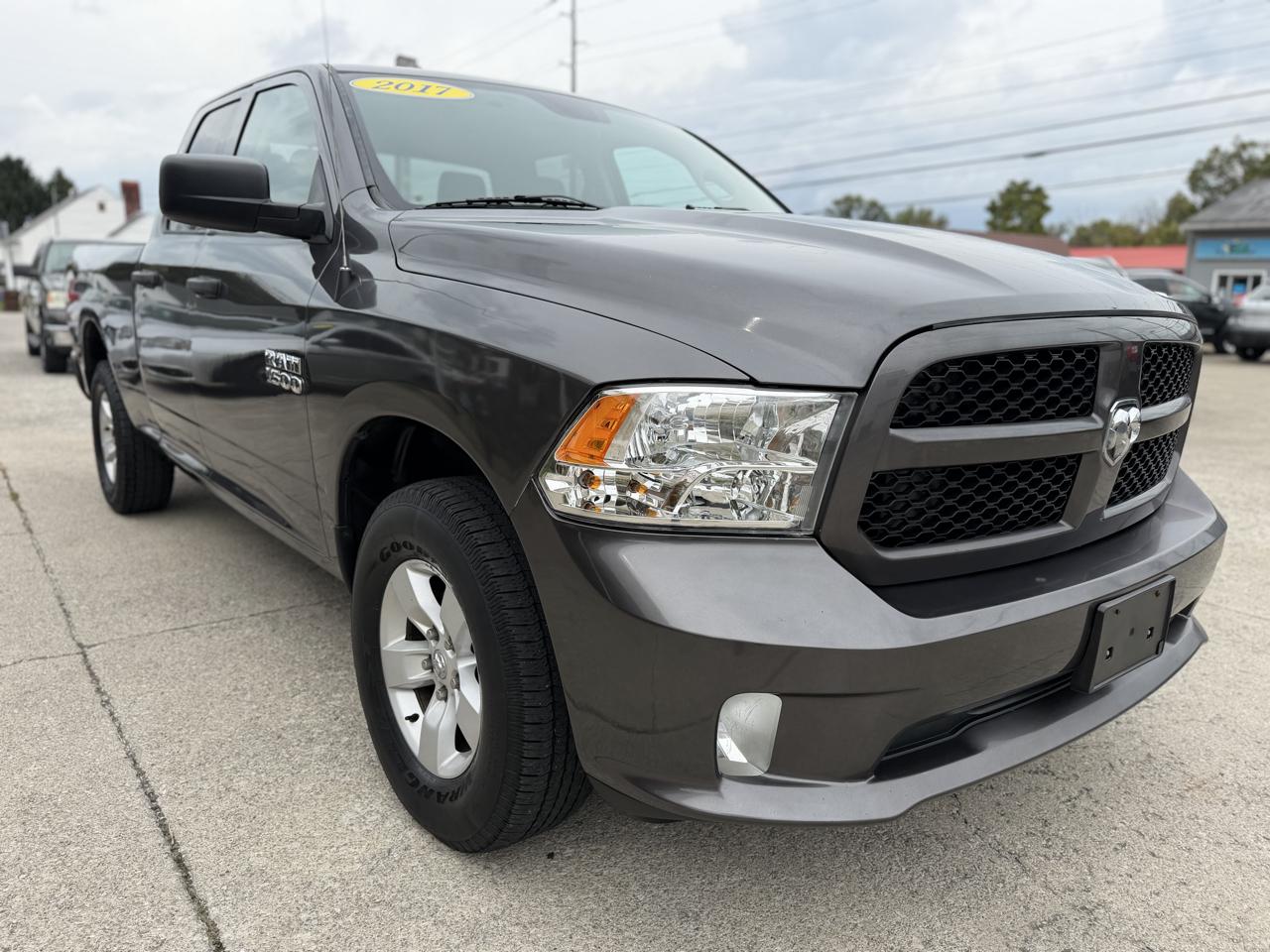 RAM 1500 Express 4x4 Quad Cab 6'4" Box 2017
