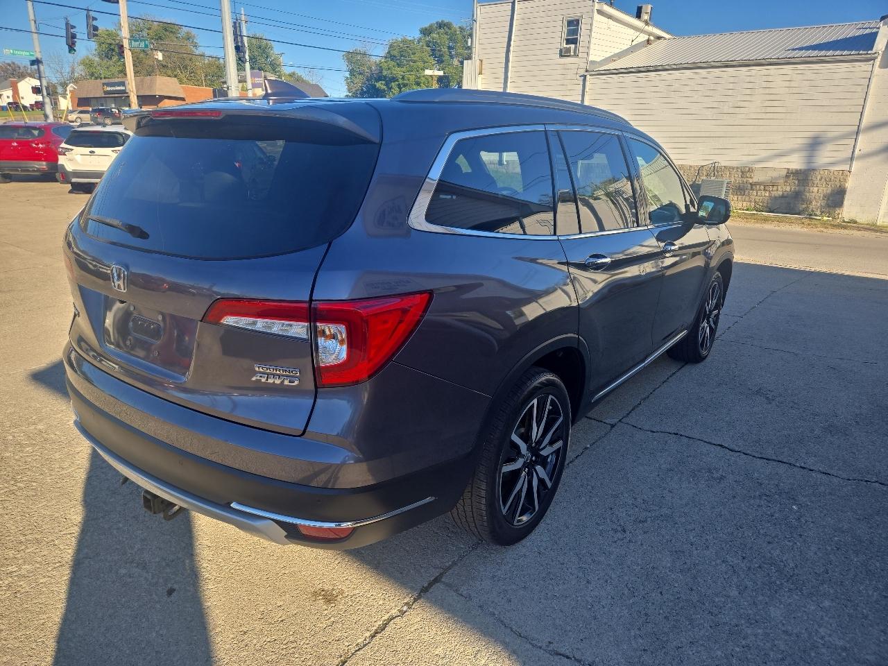 Honda Pilot Touring 8-Passenger AWD 2019