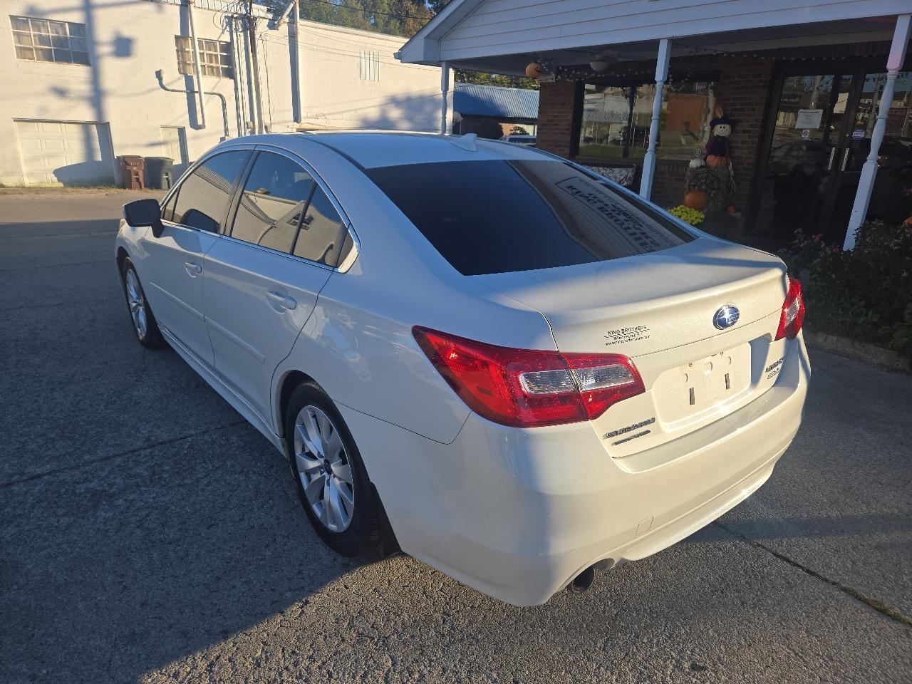 Subaru Legacy 4dr Sdn 2.5i Premium PZEV 2016