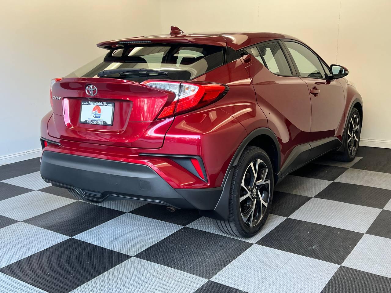Toyota C-HR XLE 2018