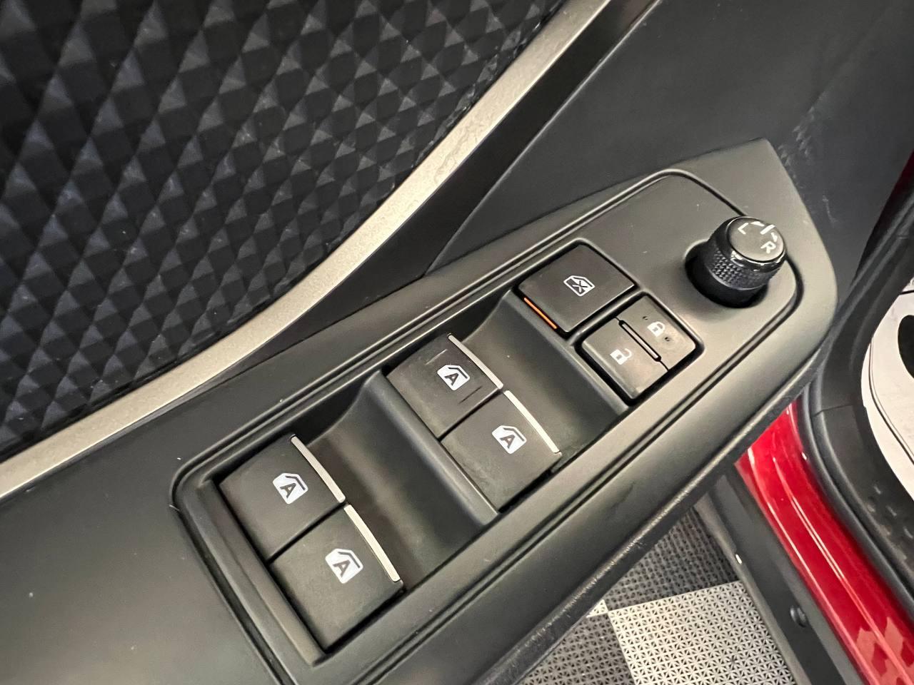 Toyota C-HR XLE 2018