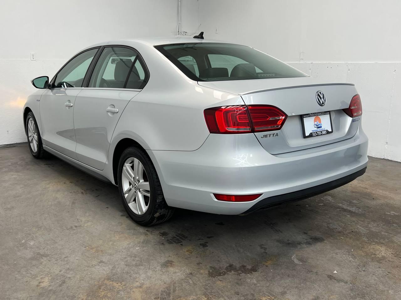 Volkswagen Jetta Hybrid  2013