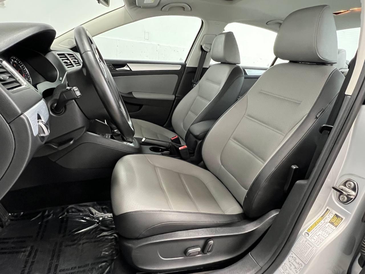 Volkswagen Jetta Hybrid  2013