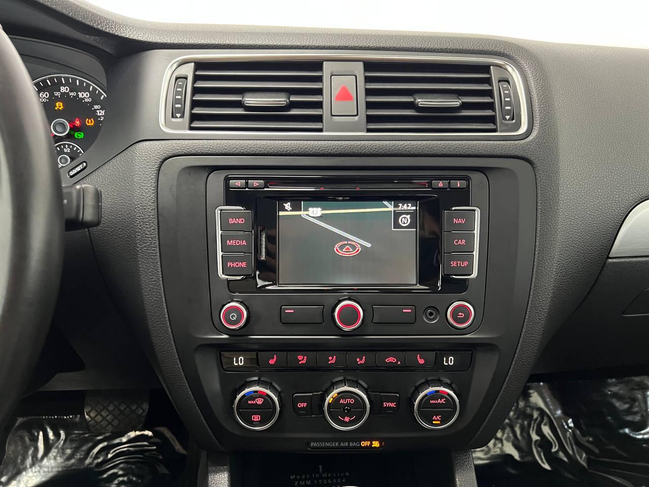 Volkswagen Jetta Hybrid  2013