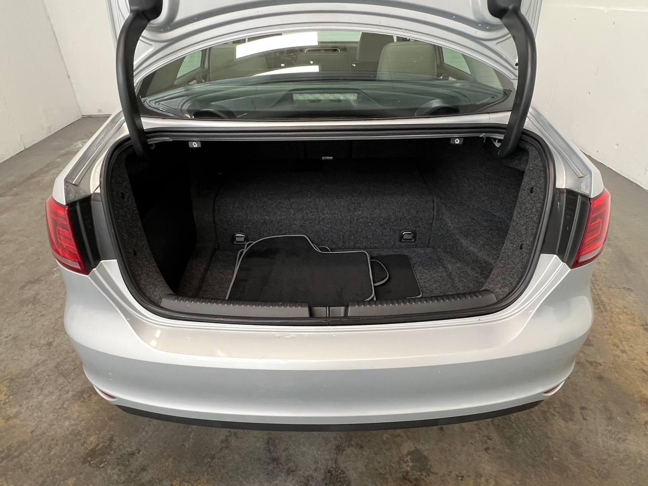 Volkswagen Jetta Hybrid  2013