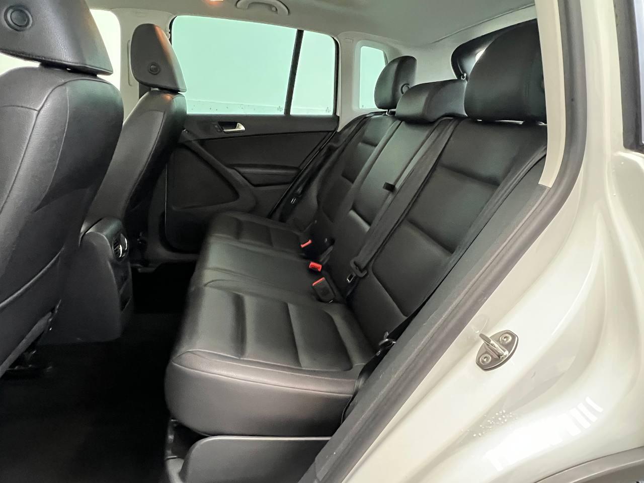 Volkswagen Tiguan 4MOTION 4dr Auto SEL 2015