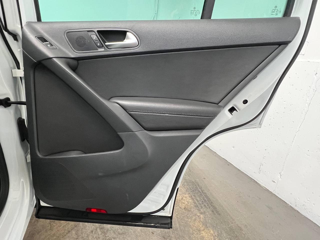 Volkswagen Tiguan 4MOTION 4dr Auto SEL 2015
