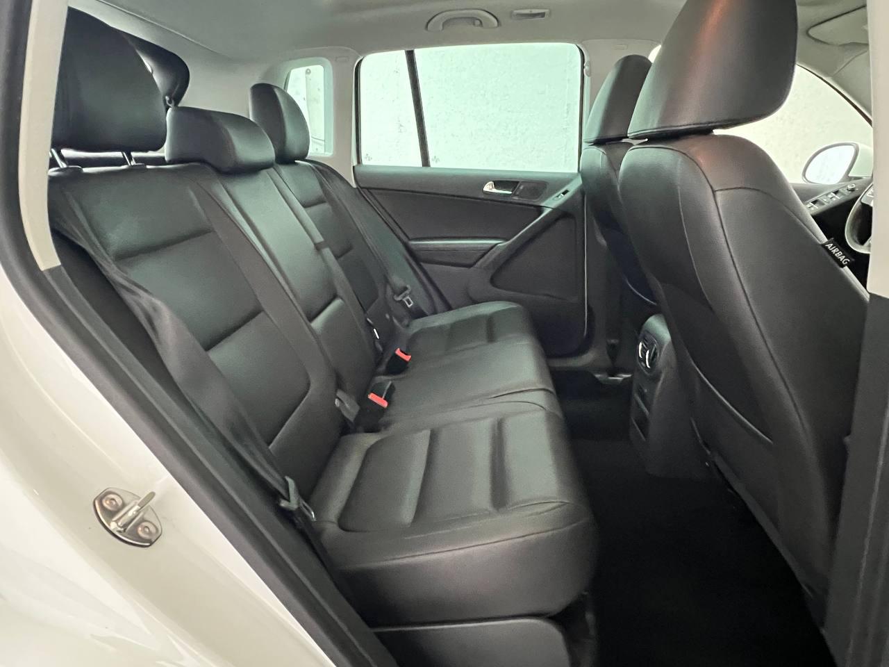 Volkswagen Tiguan 4MOTION 4dr Auto SEL 2015
