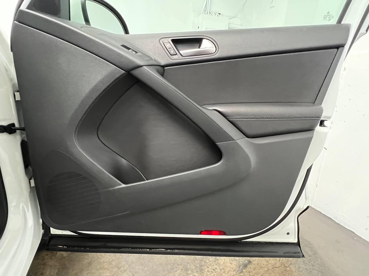 Volkswagen Tiguan 4MOTION 4dr Auto SEL 2015