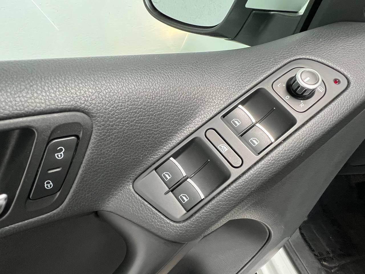 Volkswagen Tiguan 4MOTION 4dr Auto SEL 2015