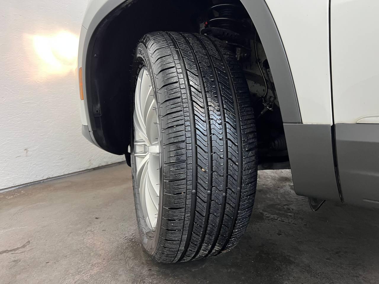 Volkswagen Tiguan 4MOTION 4dr Auto SEL 2015