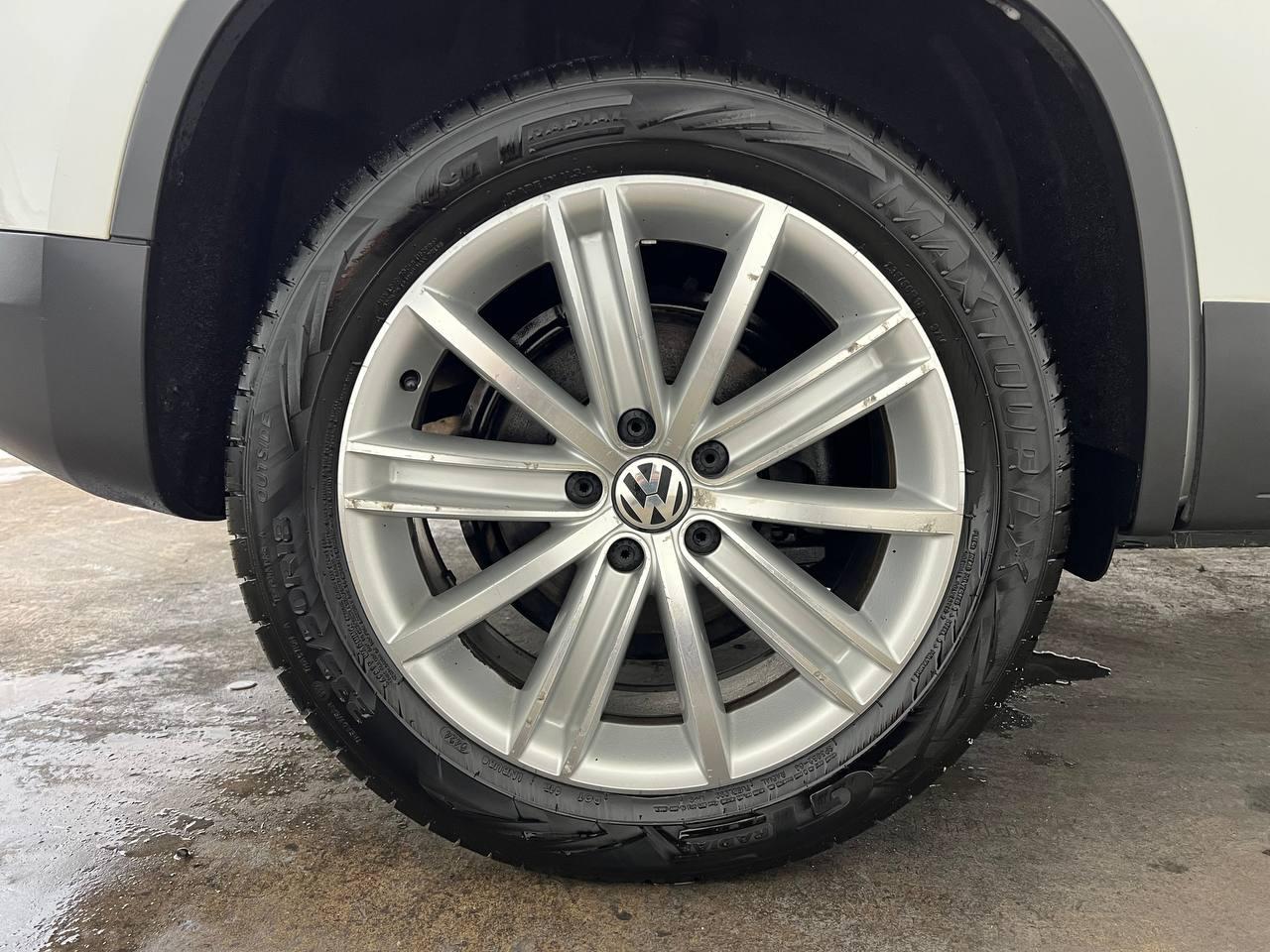 Volkswagen Tiguan 4MOTION 4dr Auto SEL 2015