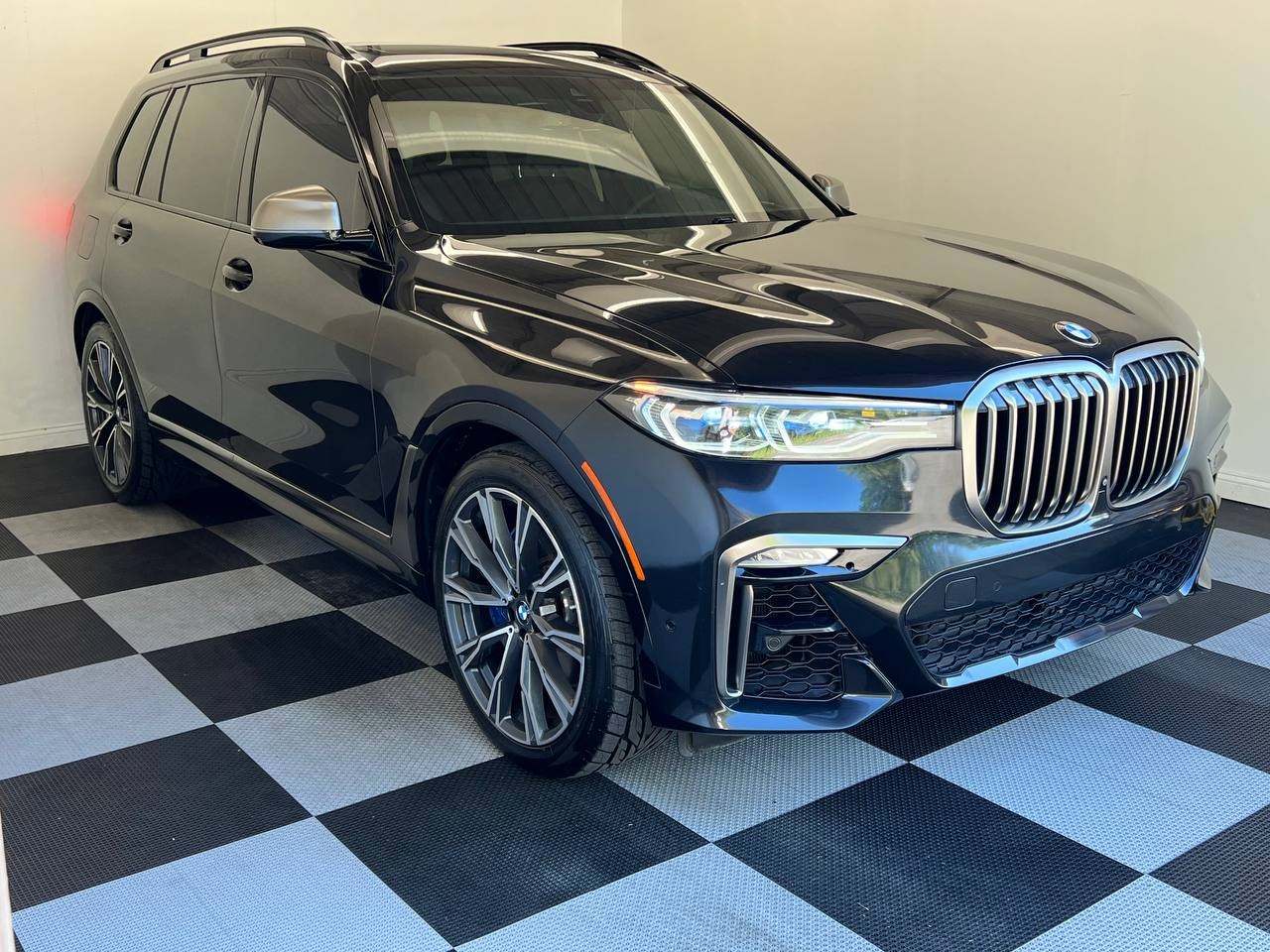 BMW X7 M50i Sports Activity Vehicle 2020