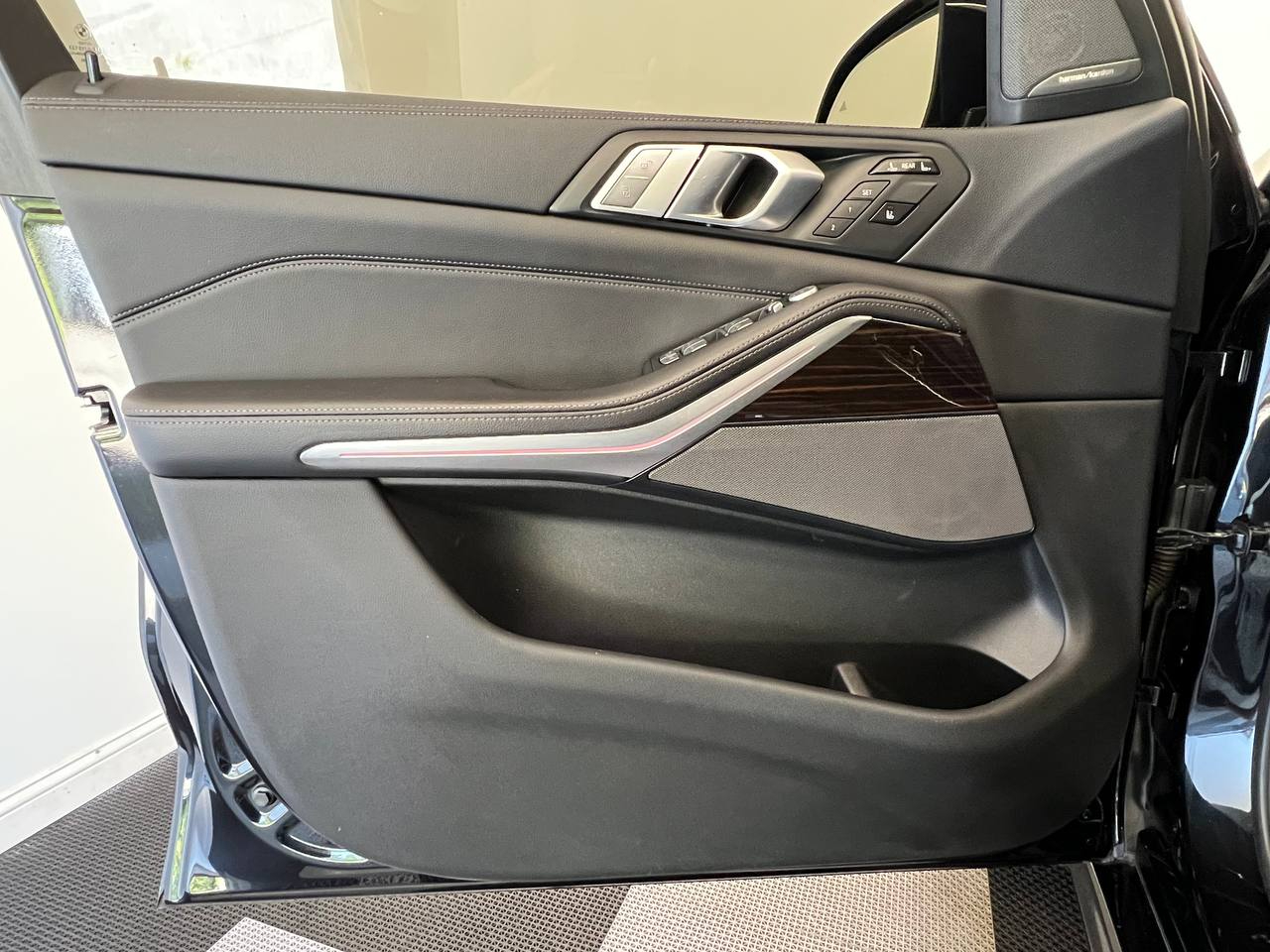 BMW X7 M50i Sports Activity Vehicle 2020