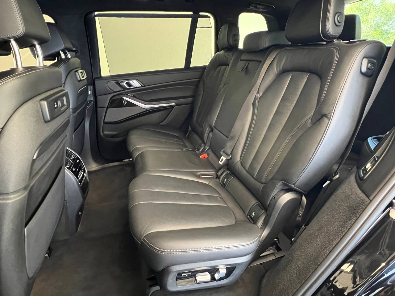 BMW X7 M50i Sports Activity Vehicle 2020