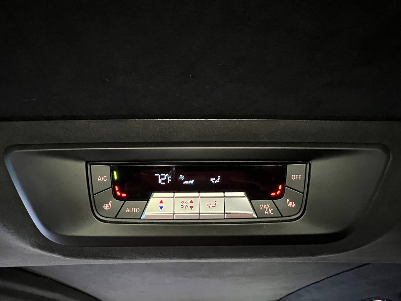 BMW X7 M50i Sports Activity Vehicle 2020