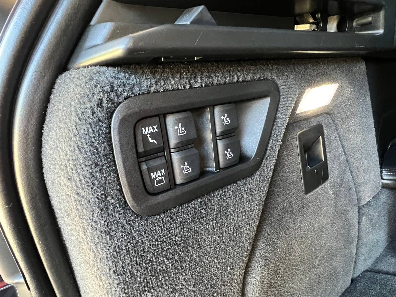 BMW X7 M50i Sports Activity Vehicle 2020