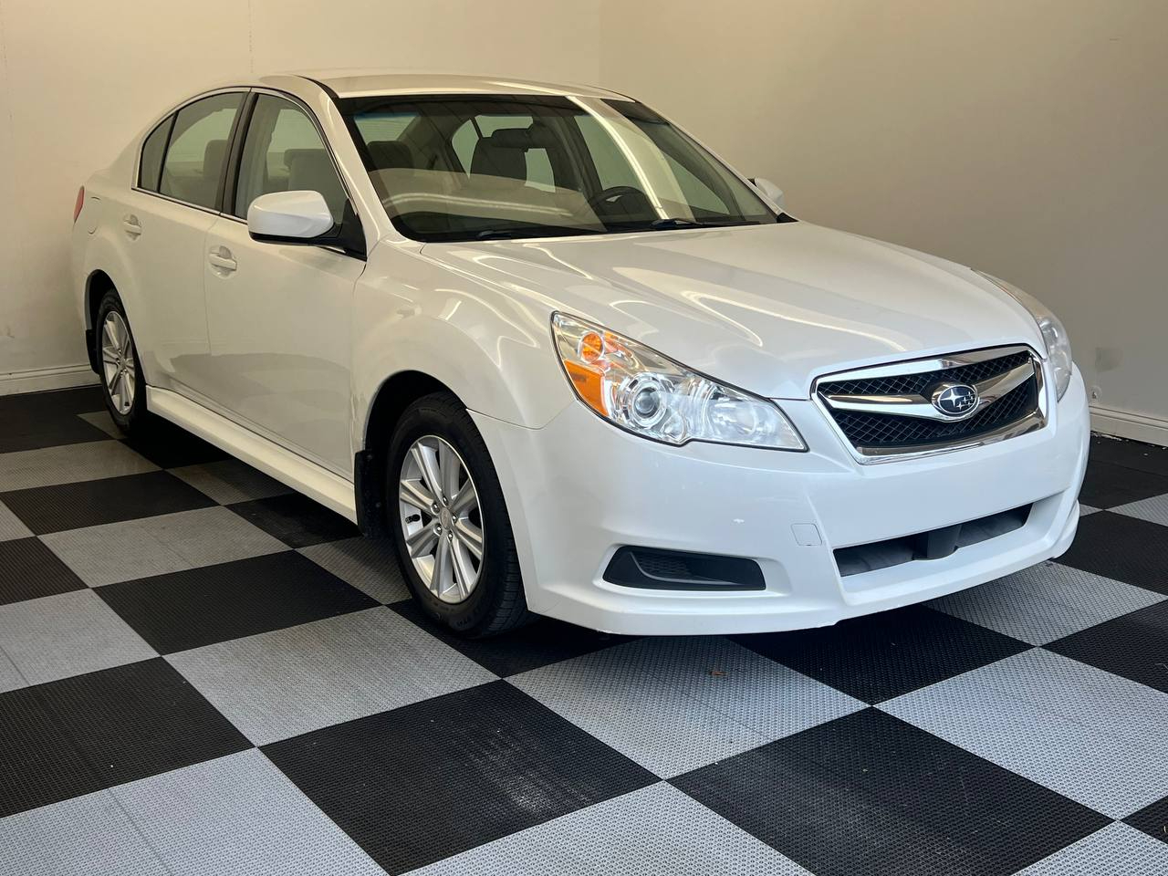 Subaru Legacy 4dr Sdn H4 Auto 2.5i Premium 2012