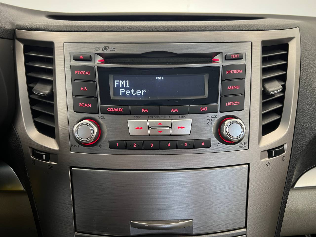 Subaru Legacy 4dr Sdn H4 Auto 2.5i Premium 2012