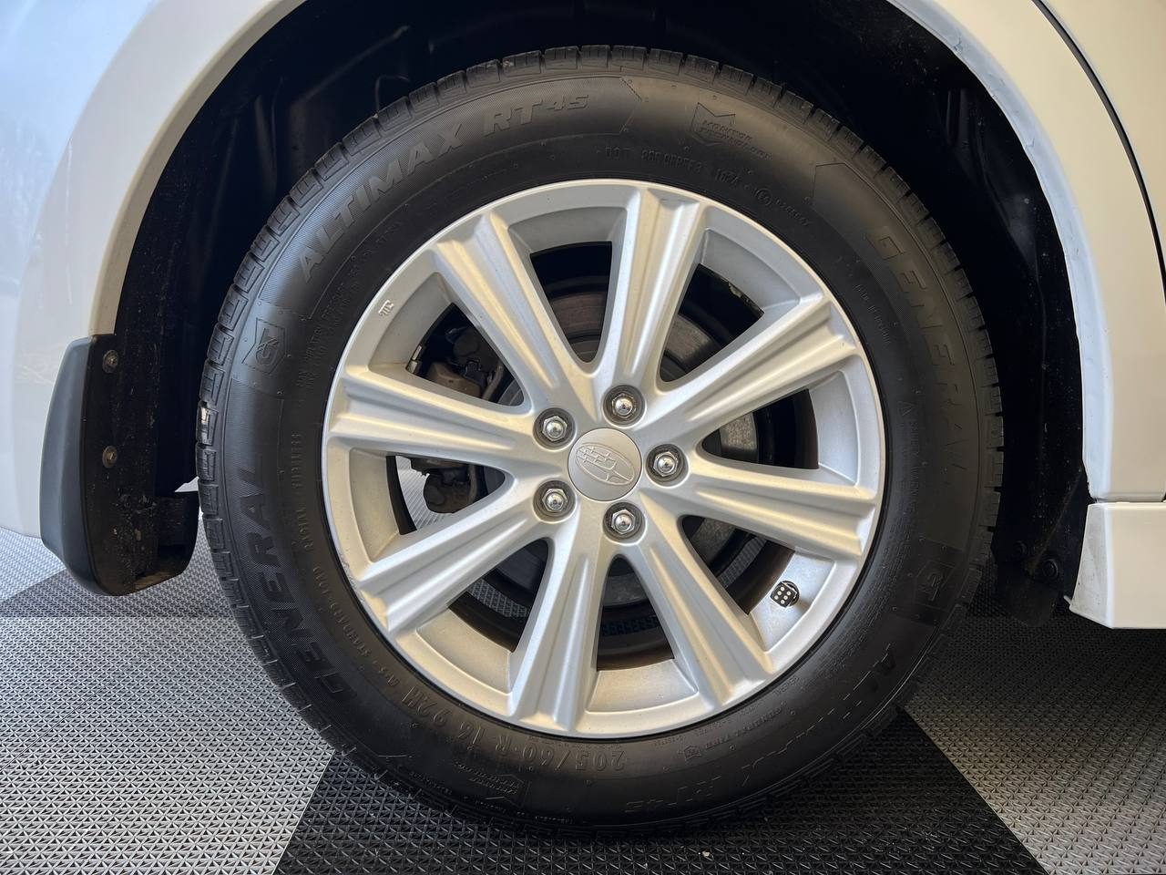 Subaru Legacy 4dr Sdn H4 Auto 2.5i Premium 2012