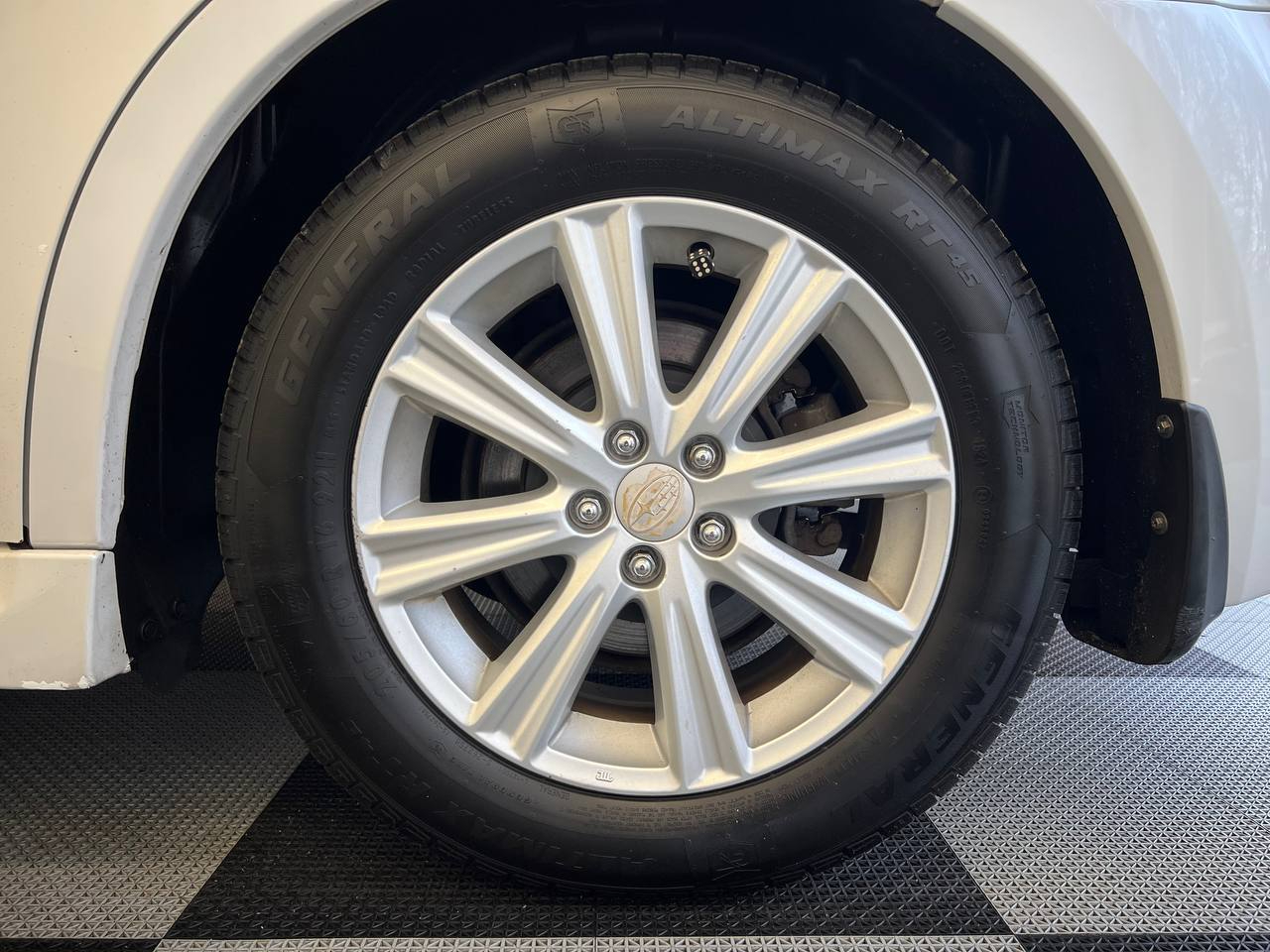 Subaru Legacy 4dr Sdn H4 Auto 2.5i Premium 2012
