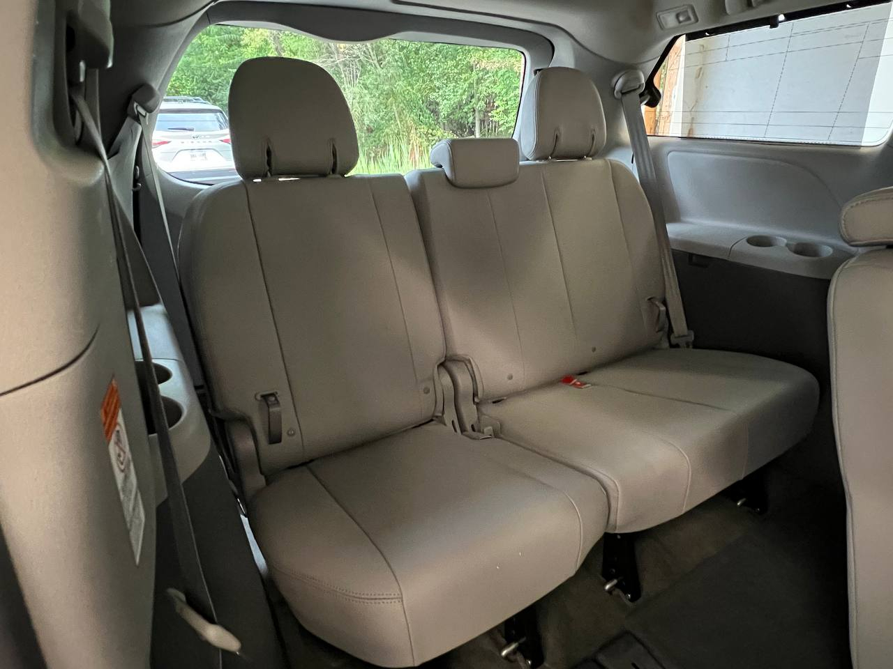 2015 Toyota Sienna XLE photo 13