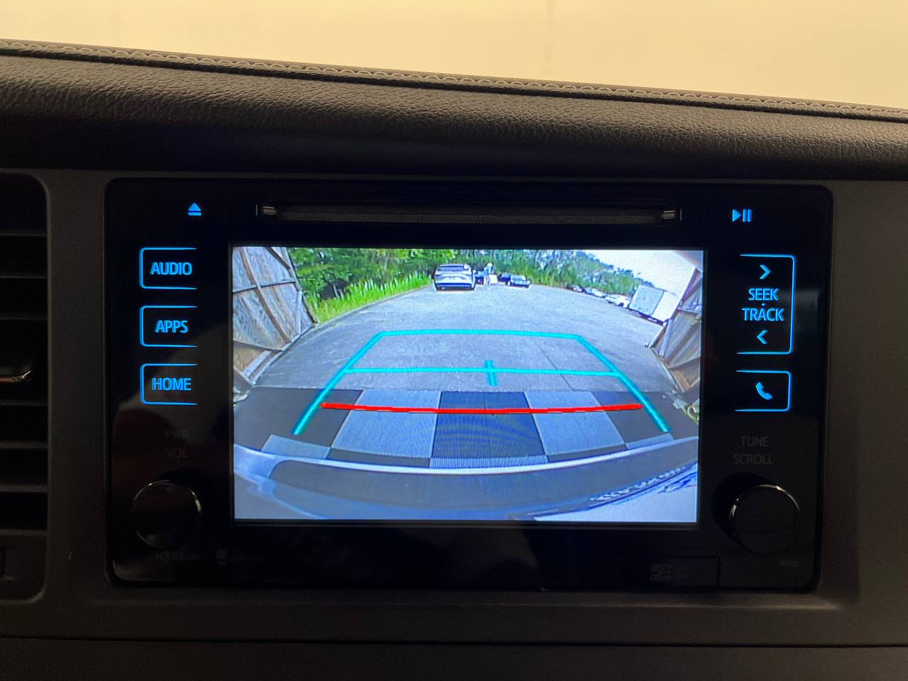 2015 Toyota Sienna XLE photo 18