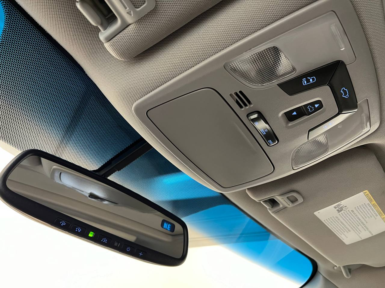 2015 Toyota Sienna XLE photo 26