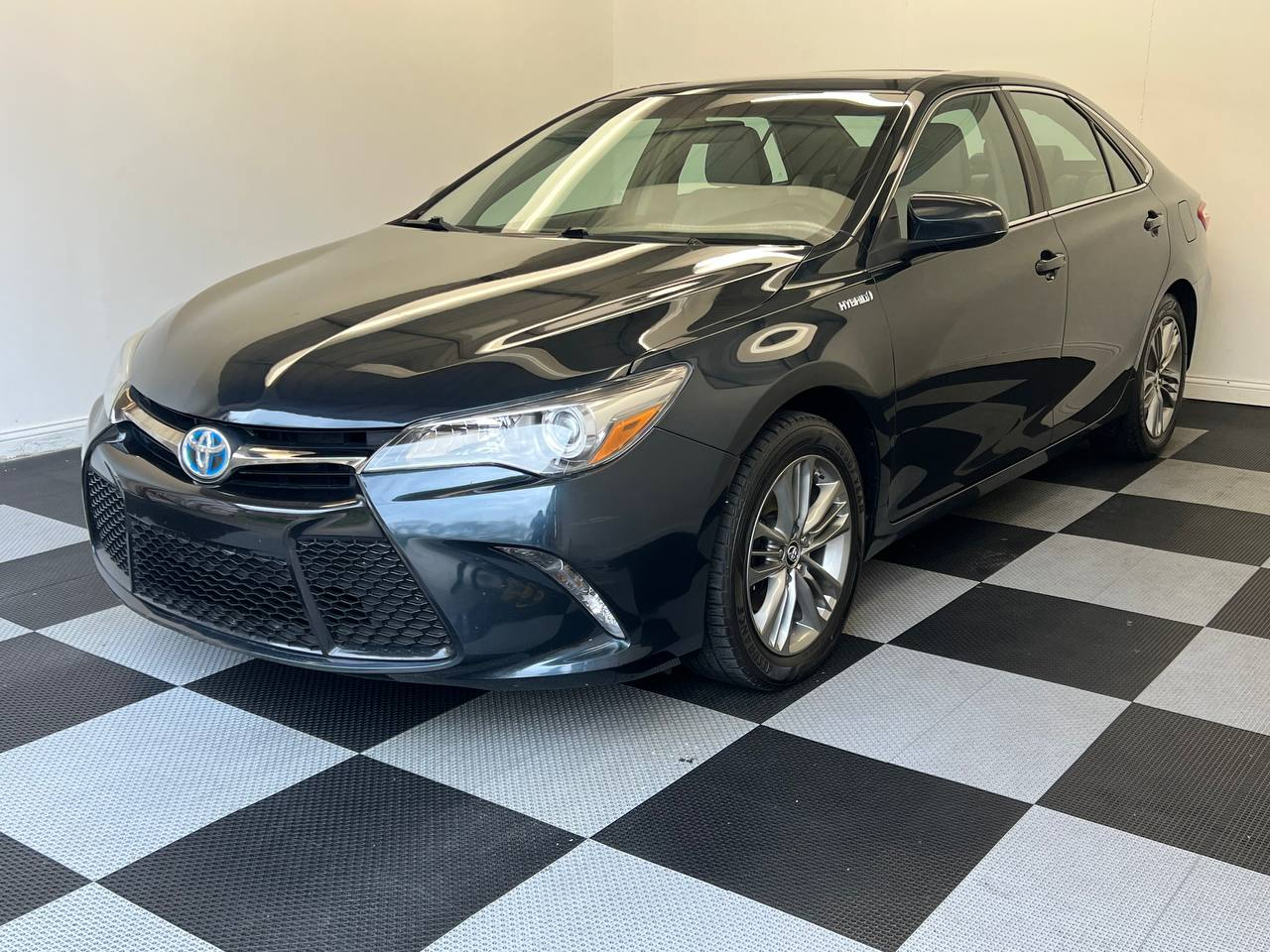 2015 Toyota Camry SE Hybrid