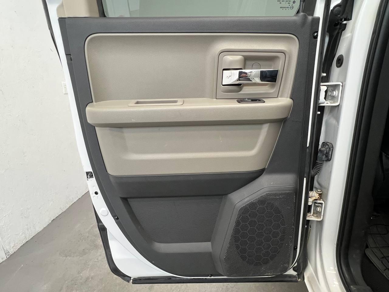 RAM 1500 4WD Quad Cab 140.5" SLT 2012