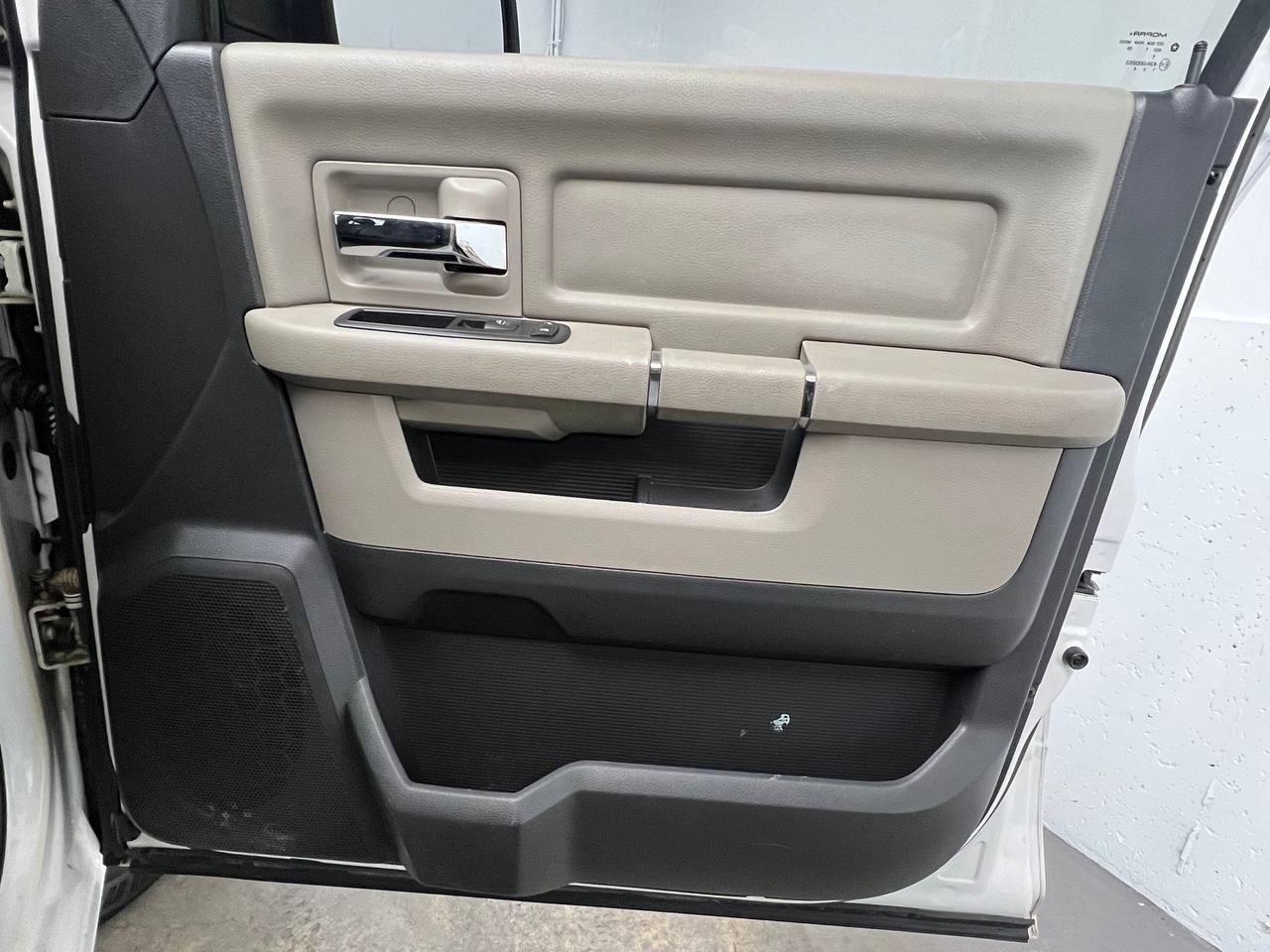 RAM 1500 4WD Quad Cab 140.5" SLT 2012