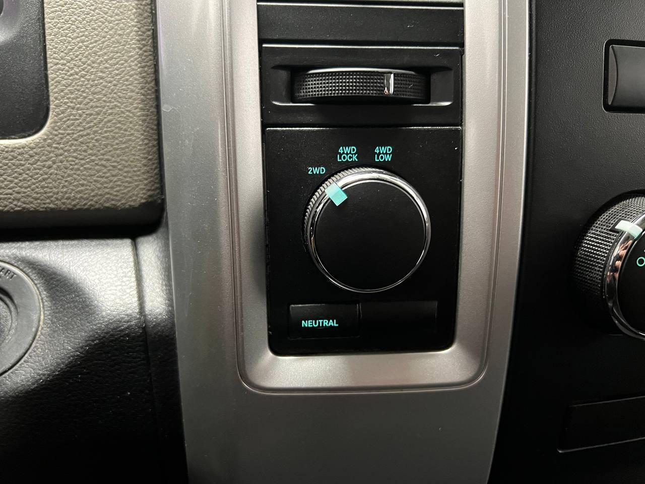 RAM 1500 4WD Quad Cab 140.5" SLT 2012