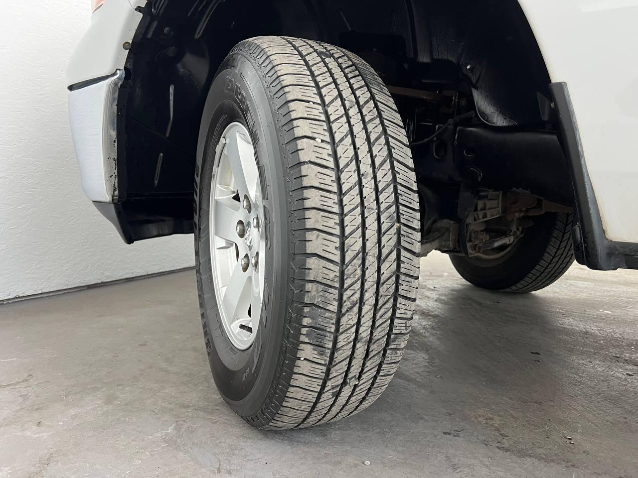 RAM 1500 4WD Quad Cab 140.5" SLT 2012