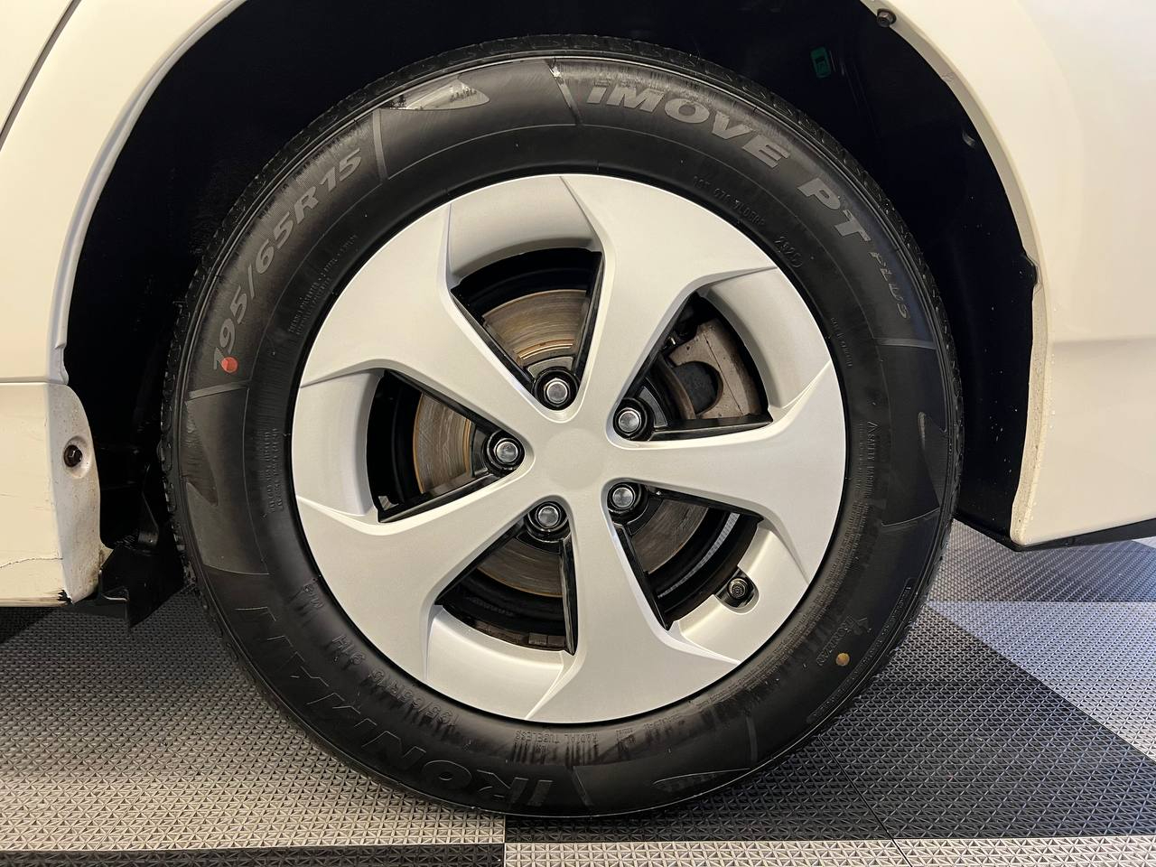 Toyota Prius Three 2012