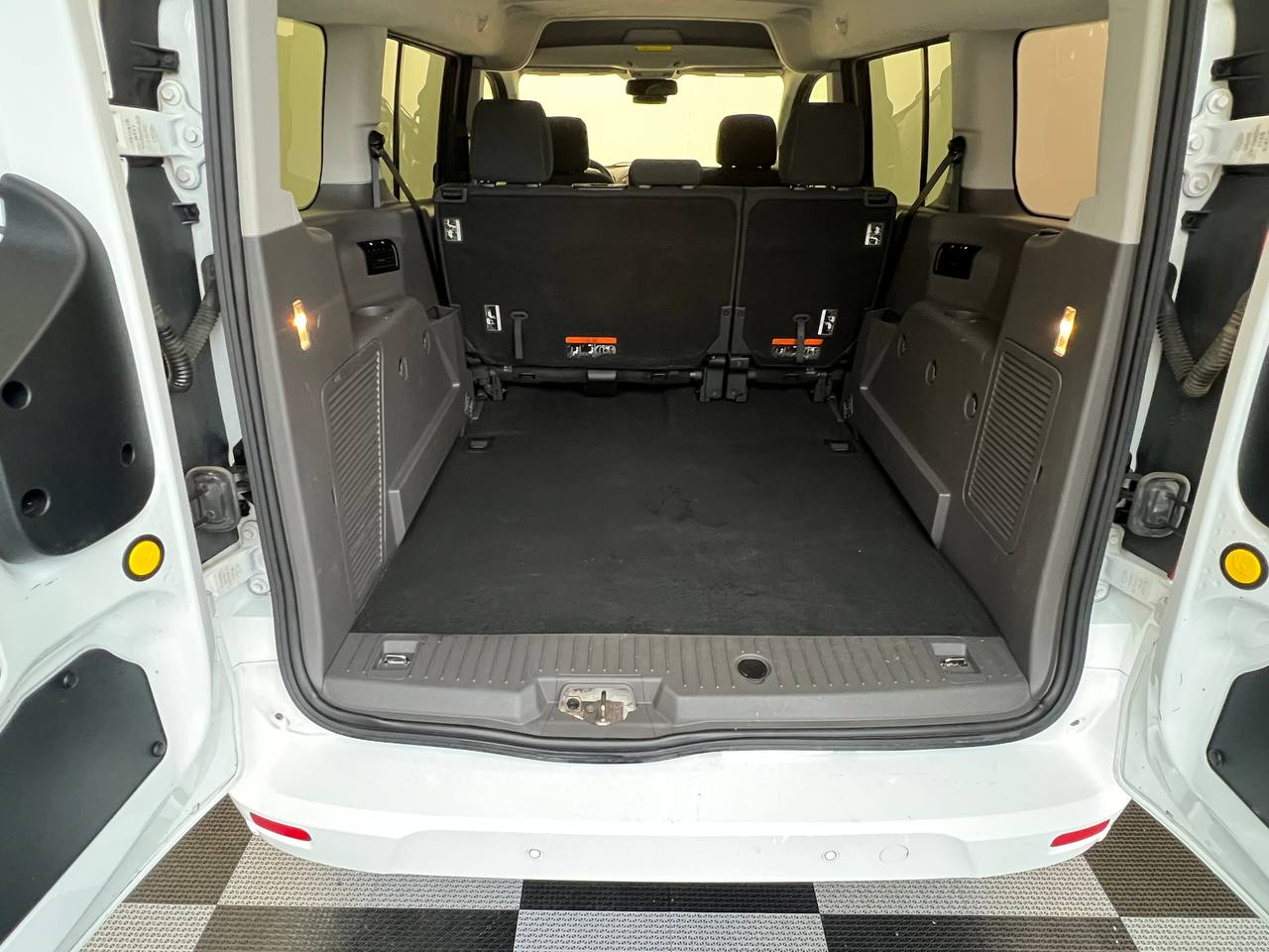 Ford Transit Connect Wagon XLT LWB w/Rear Symmetrical Doors 2020