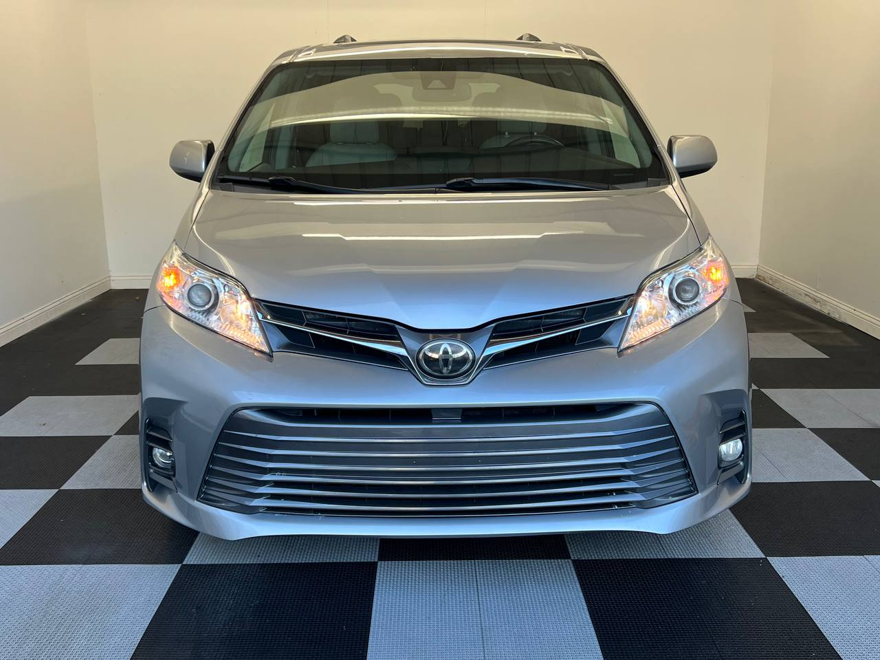 Toyota Sienna XLE 8-Passenger 2018